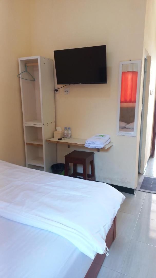Angler Family Guest House Blitar Ngoại thất bức ảnh