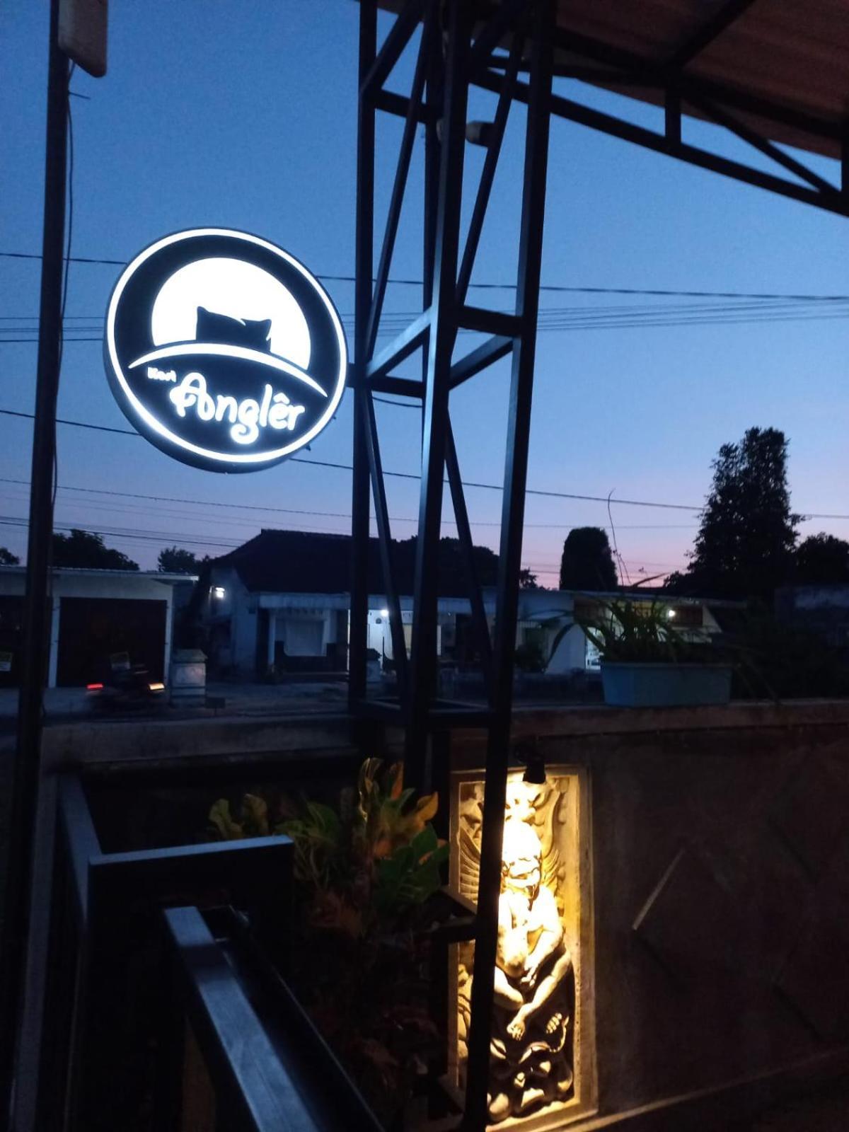 Angler Family Guest House Blitar Ngoại thất bức ảnh